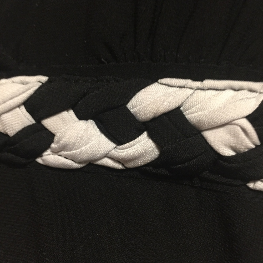 💥Little black spaghetti strap top💥